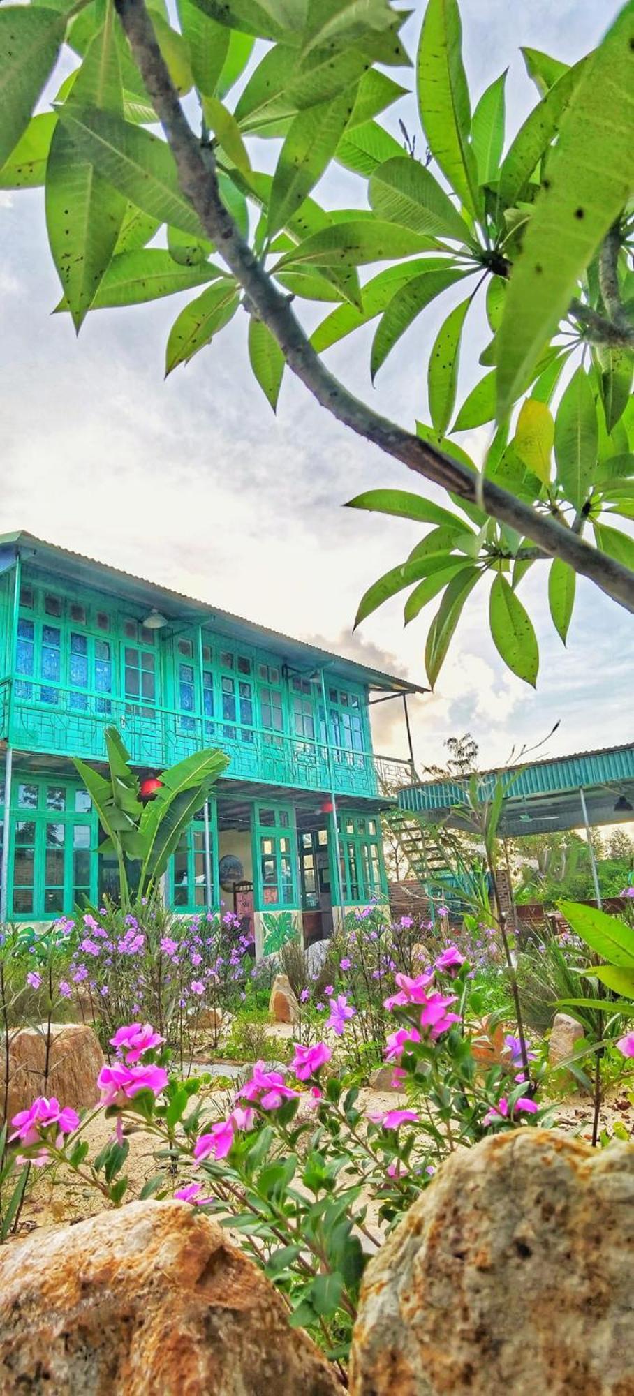Mina Cafe & Stay Quan Lan Luaran gambar