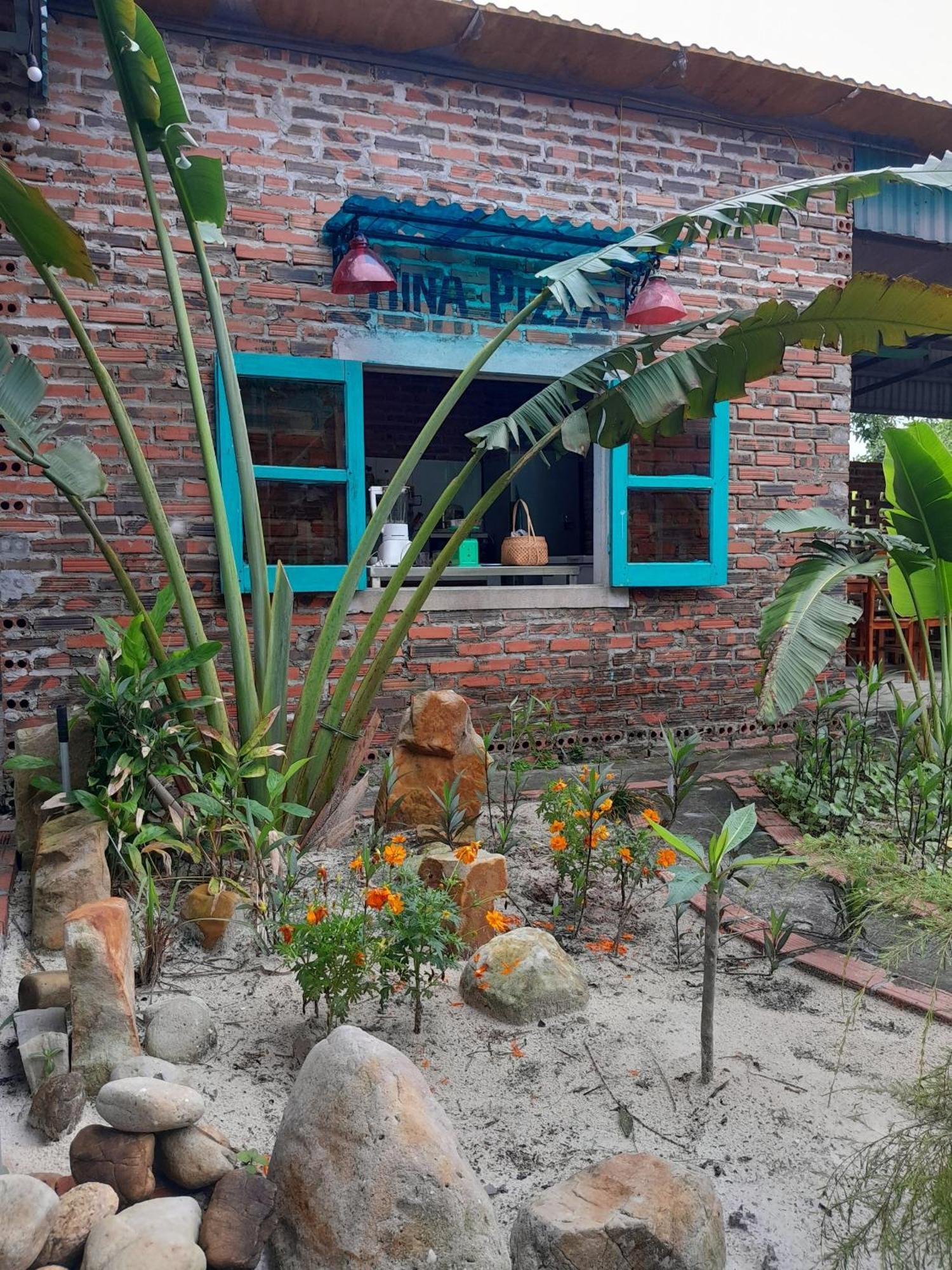 Mina Cafe & Stay Quan Lan Luaran gambar